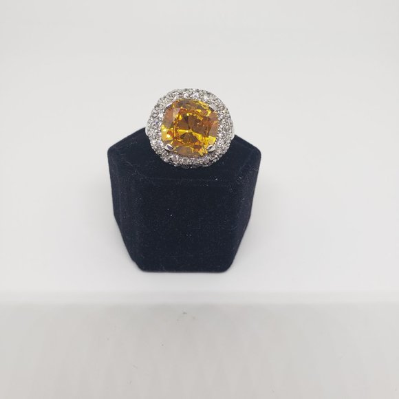 Simulated Yellow & Clear Gemstone Ring Size 6 - Picture 3 of 8